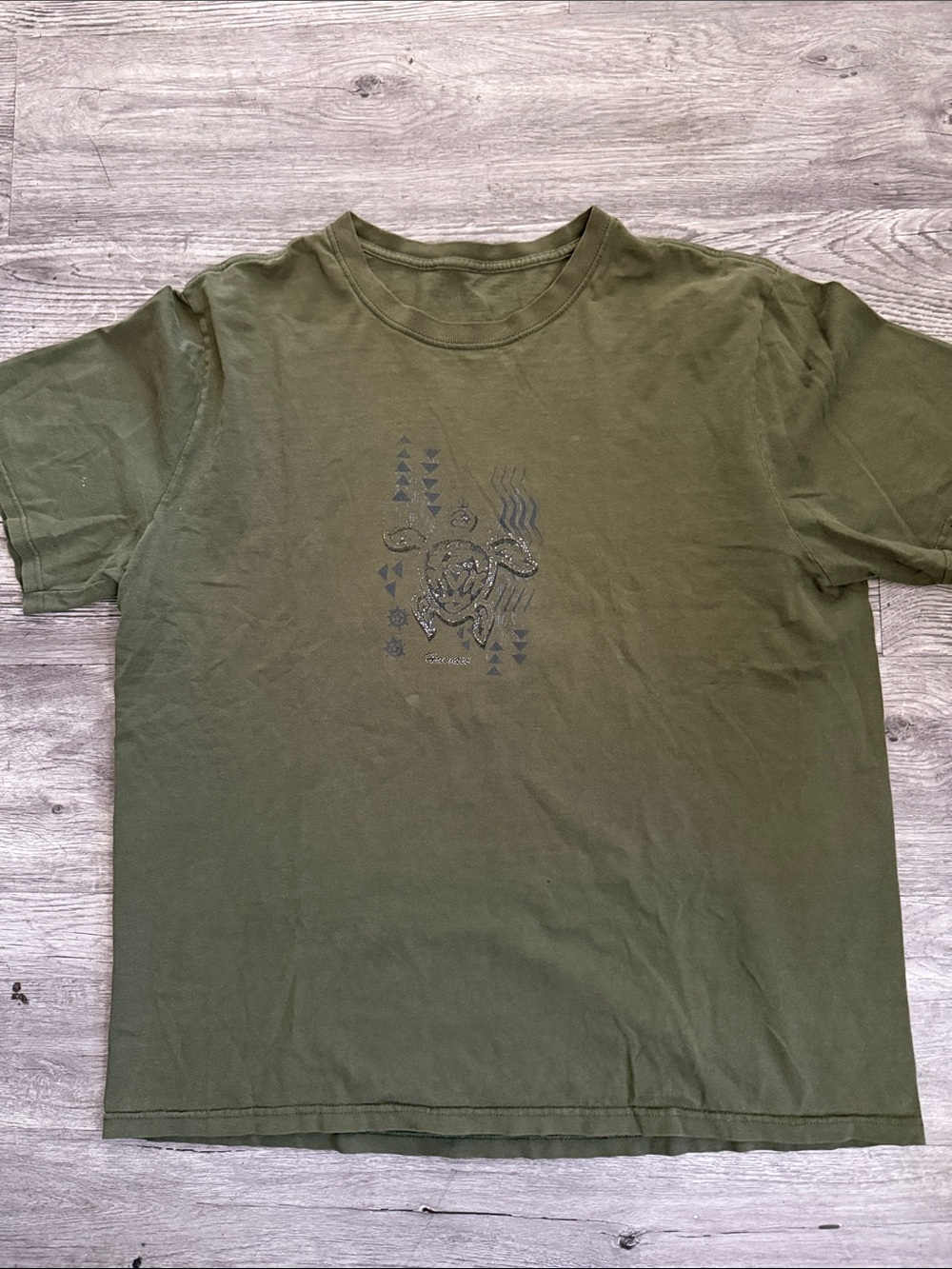 Delta Hawaii Olive Green Short Sleeve Graphic T-Shirt